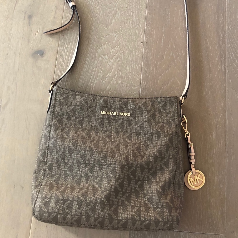 Michael Kors Crossbody